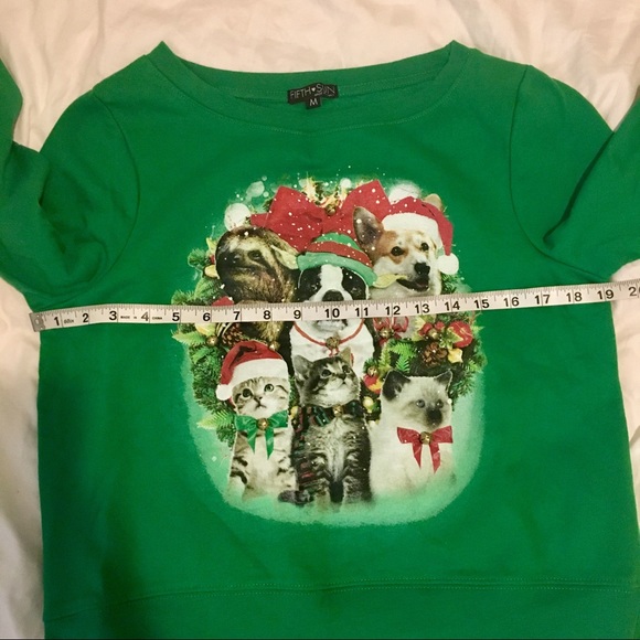 NWT green cropped dog & cat Christmas sweatshirt - Picture 7 of 9